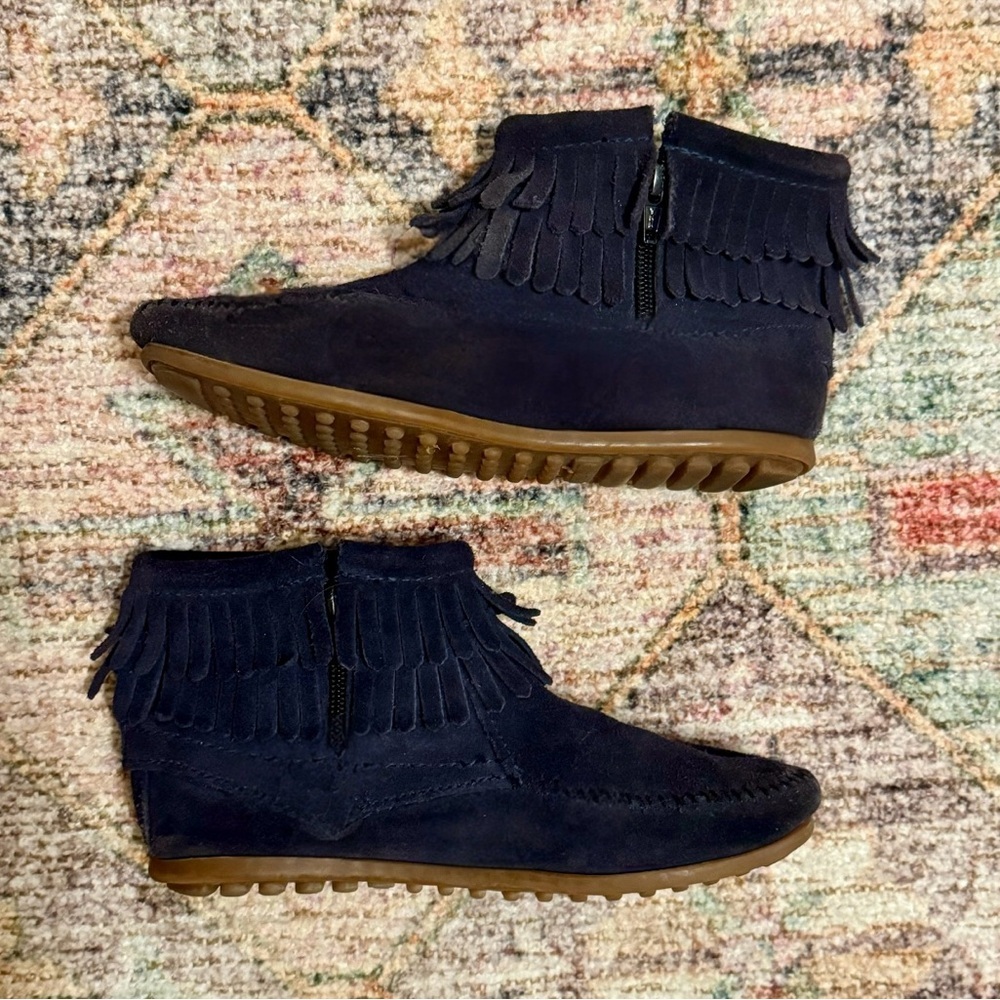 Girls Minnetonka Leather Ankle Boots